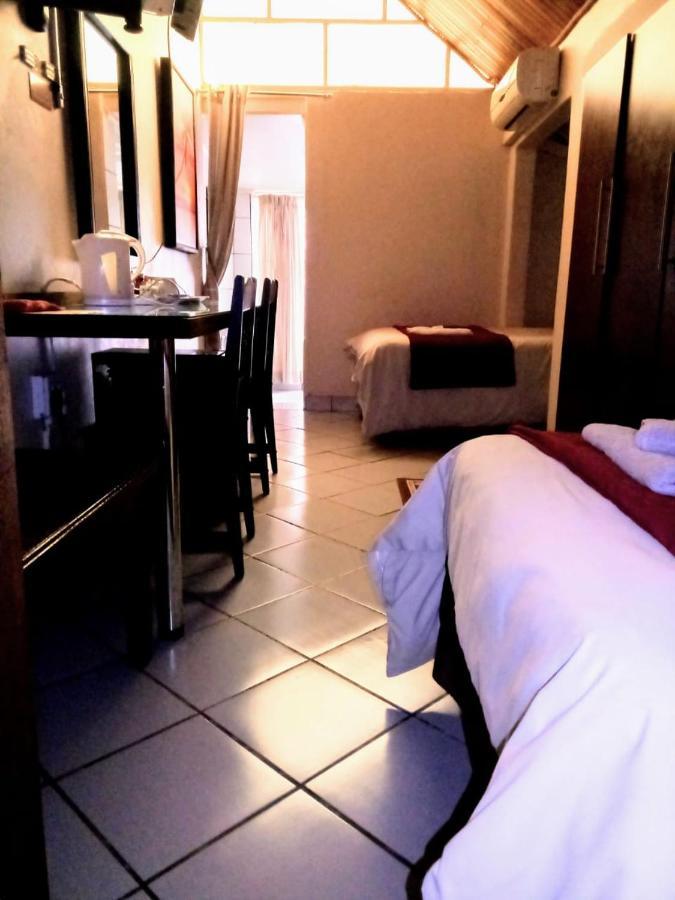 Rustenburg Guesthouse 外观 照片