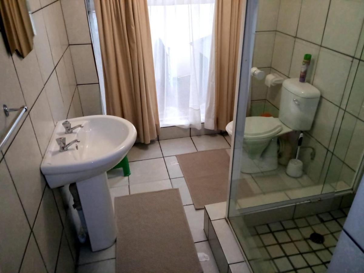 Rustenburg Guesthouse 外观 照片